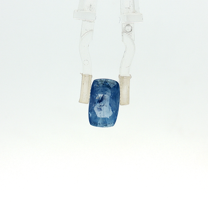 Blue Sapphire - 4.05 Carat