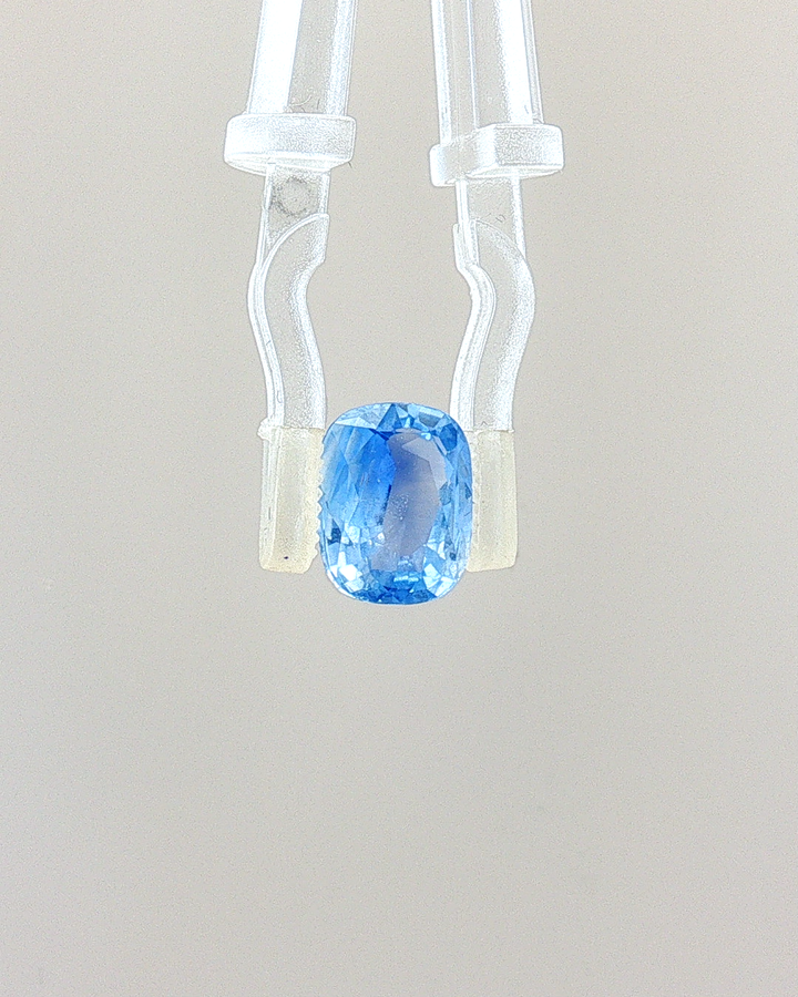 Blue Sapphire - 3.31 Carat