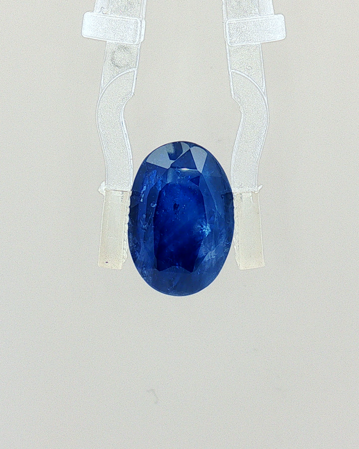 Blue Sapphire - 7.92 Carat