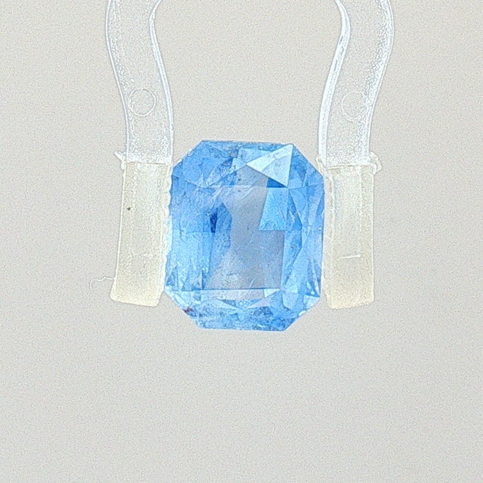 Blue Sapphire - 3.27 Carat