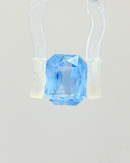 Blue Sapphire - 3.27 Carat