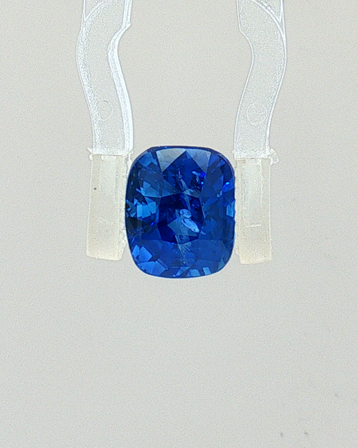 Blue Sapphire - 3.07 Carat