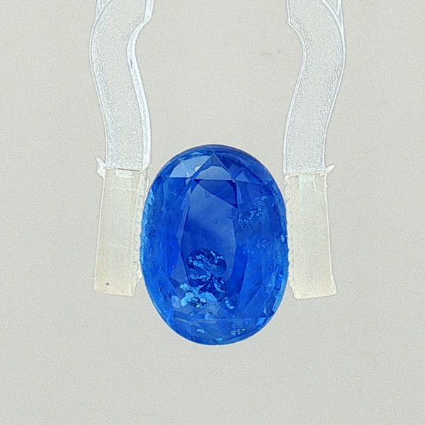 Blue Sapphire - 3.88 Carat