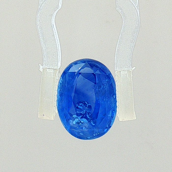 Blue Sapphire - 3.88 Carat