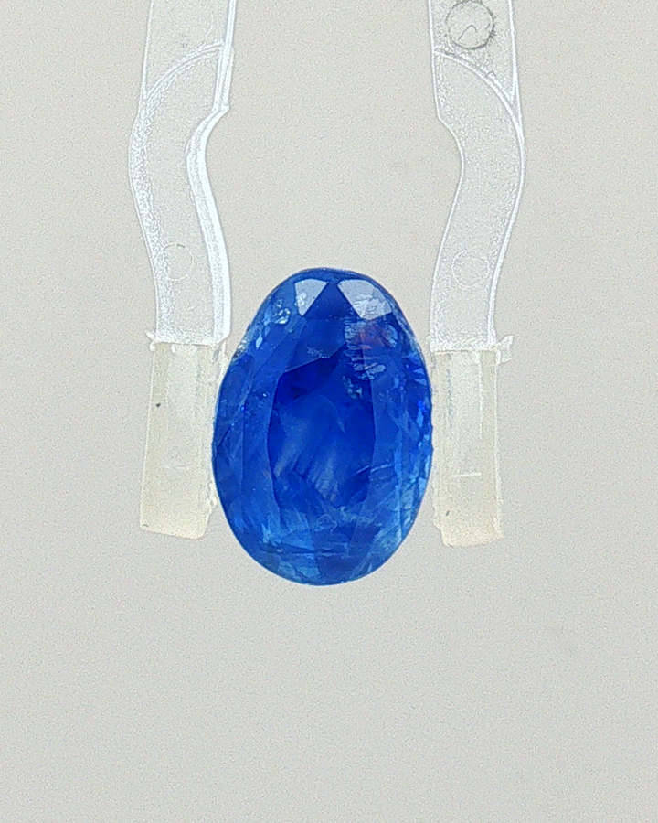 Blue Sapphire - 4.77 Carat