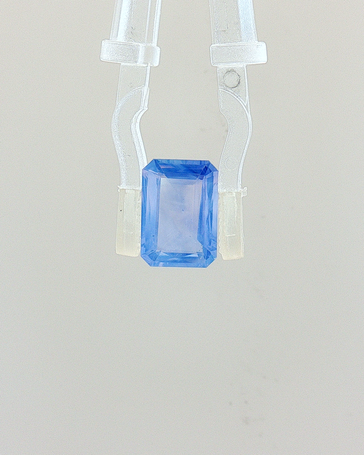 Blue Sapphire - 3.20 Carat