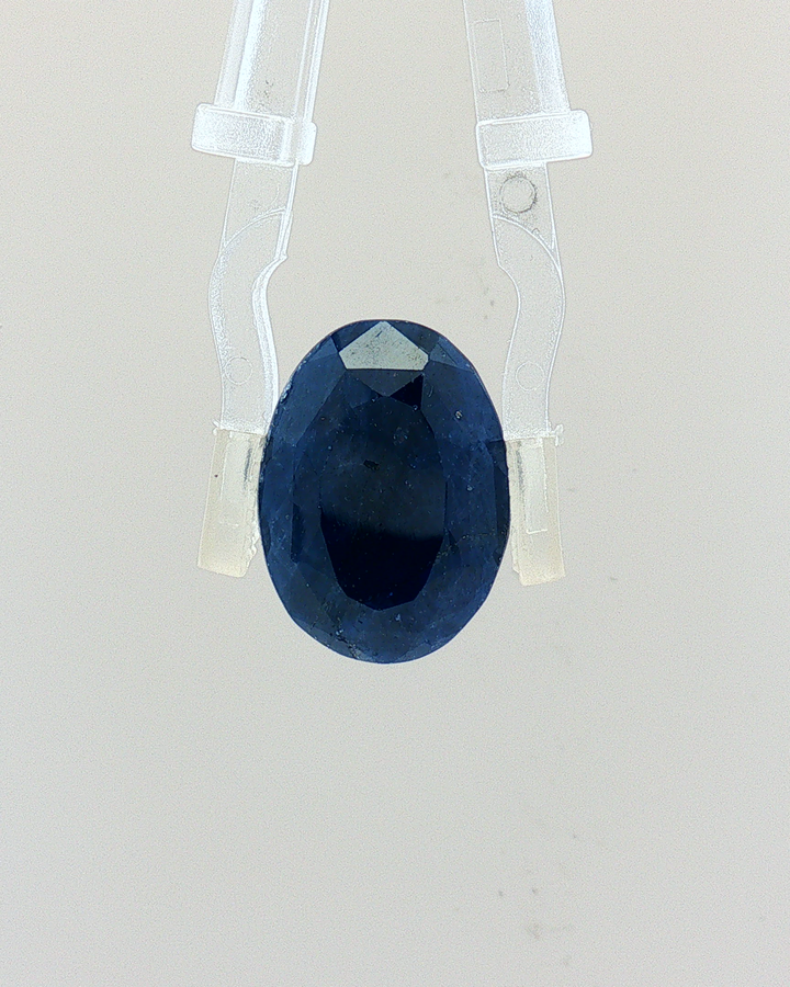 Blue Sapphire - 13.93 Carat