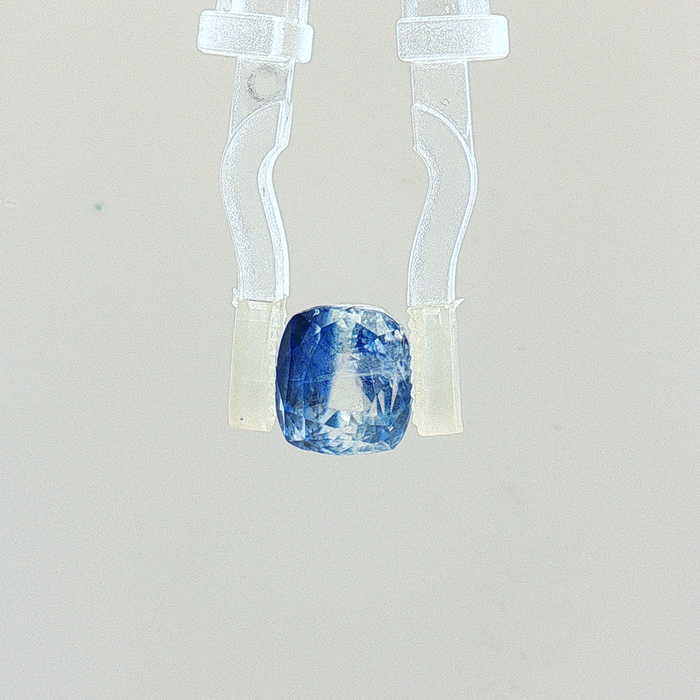 Blue Sapphire - 3.28 Carat