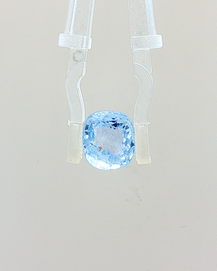 Cornflower Ice Blue Sapphire (Neelam) - 4.44 Carat (Certified)