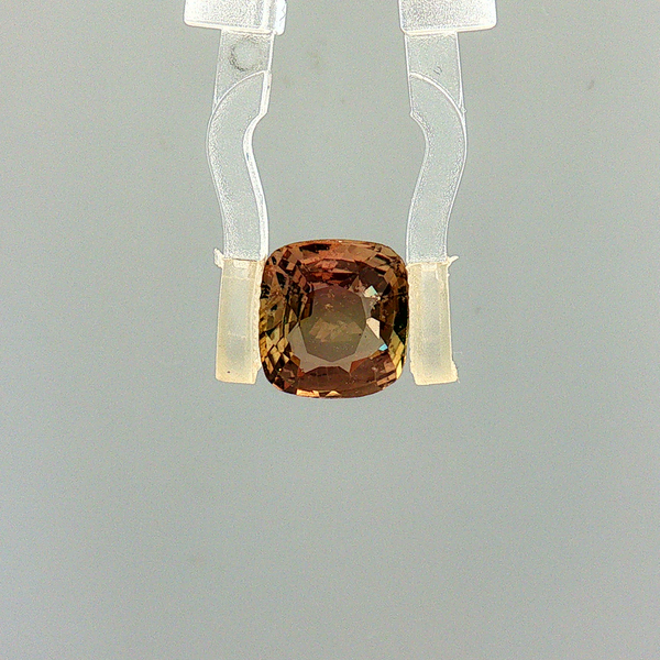 Green Sapphire (Neelam) – 2.58 Carat Certified Transparent Luxury Sapphire