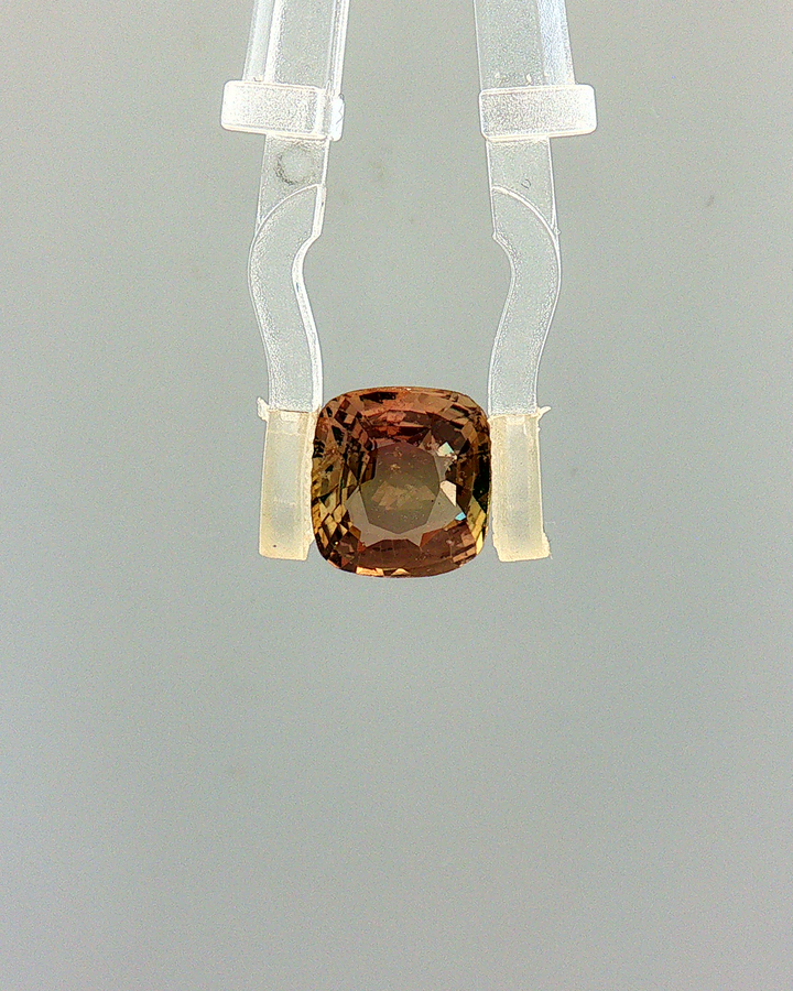 Green Sapphire (Neelam) – 2.58 Carat Certified Transparent Luxury Sapphire