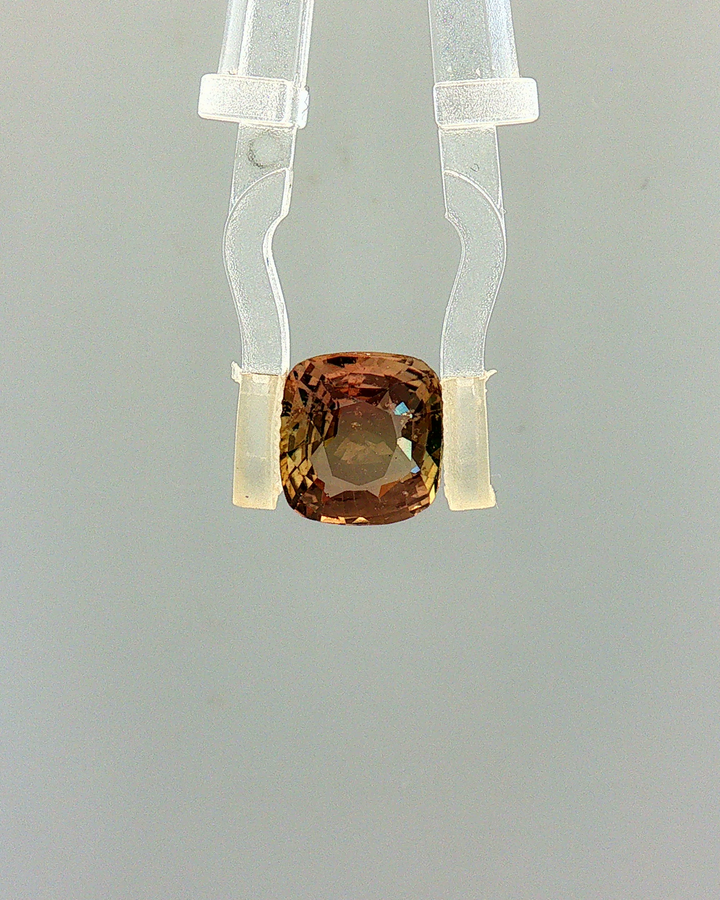 Green Sapphire (Neelam) – 2.58 Carat Certified Transparent Luxury Sapphire